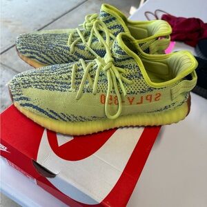 yeezy 350 semi frozen size 11 basically brand new
